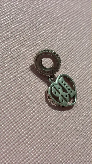 Pandora, 18 charm thumbnail 2
