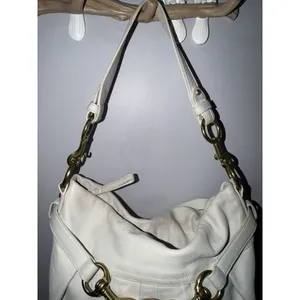 COACH Hampton White, Hobo Bag With Gold Hardware Tone Purse Shoulder Bag‎ 8B15 F thumbnail 6