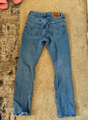 Levi's 501 High-Rise Straight-Leg Jeans thumbnail 1