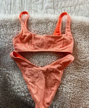 Orange bikini thumbnail 1