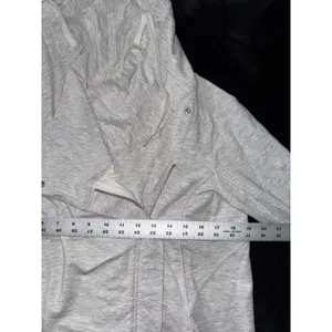 Lululemon Women's Coast Easy Wrap Jacket Heathered Gray Hooded‎ Size 8 thumbnail 8