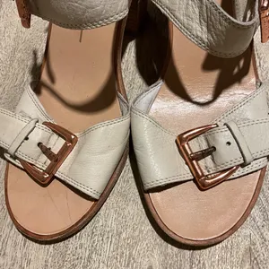 Dolce Vita DV Kanna Ankle Strap Sandals Ivory Leather Size 9 - Copper Buckles thumbnail 9