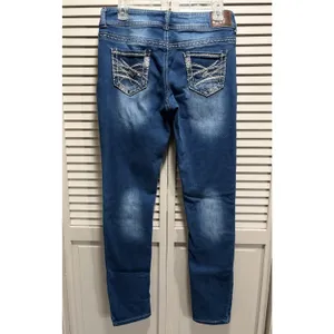 Maurices Med Wash Embroidered Straight Denim Jeans Size M-L Low‎ Rise Pockets thumbnail 3