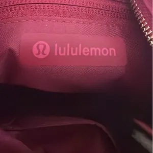 Lululemon City Essentials 4L Shoulder Bag thumbnail 8