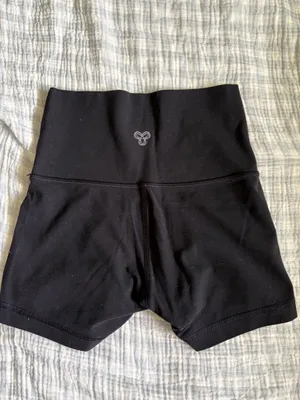 Aritzia TnAction Shorts thumbnail 2