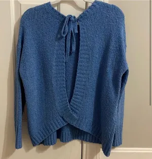 American Eagle Outfitters Sweater thumbnail 2
