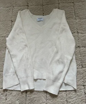 Old navy sweater  thumbnail 1
