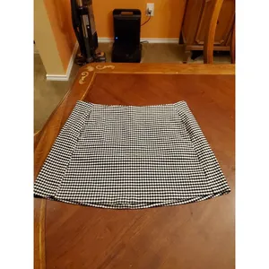 Urban Outfitters Black and White Gingham Mini Skirt with Side Pockets Sz L thumbnail 3