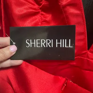 NWT Sherri Hill 52378 Satin cocktail Dress with V-neck bodice Red size‎ 12 $298 thumbnail 8