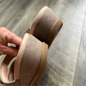 Dansko Allyson Textured Nubuck Leather Sandals in Stone Size 40 Slip On Slides thumbnail 6