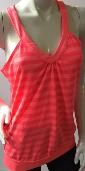 Old Navy Coral color active keyhole back Top‎ thumbnail 1
