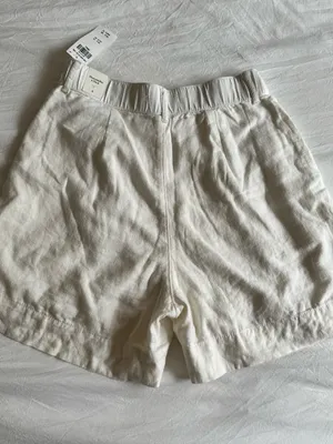 NWT Abercrombie & Fitch Women's High-Rise White Linen-Blend Shorts thumbnail 5