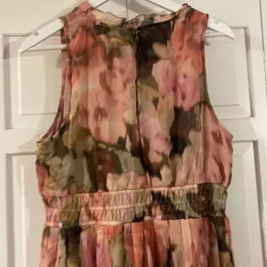 Nicole Miller pink floral smocked waist floral chiffon dress XL thumbnail 8