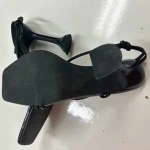 Halston black pumps! 71/2 Fashionable!--these are a must 4 fashion! Heels hot!! thumbnail 5