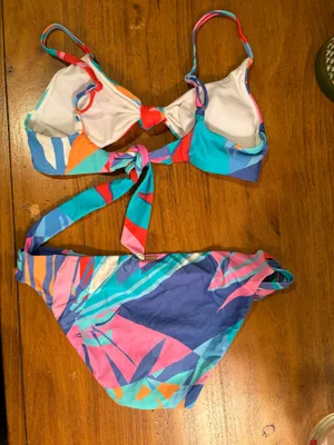 Raisins Bikini thumbnail 2