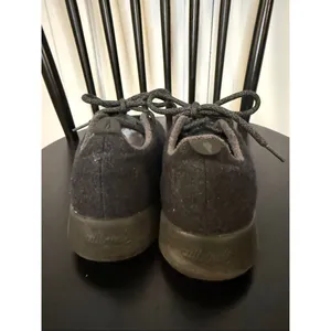 AllBirds black on black classic wool running sneaker size 9 thumbnail 8