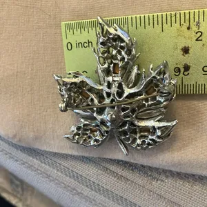 Lovely vintage brooch thumbnail 2