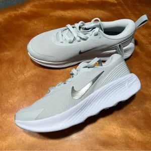 Nike Promina Walking Shoes Light Gray Metallic Sneakers size 7.5 thumbnail 1