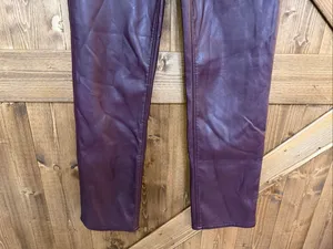 Good American Women’s Faux Leather Straight Leg Pants Burgundy READ Size 2/26 (9 thumbnail 2