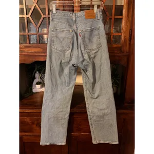 Levis Ribcage Straight Ankle‎ Jeans Womens 26 Light Wash Distressed thumbnail 2
