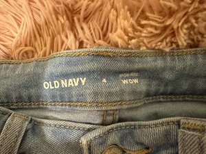 Old Navy High-Rise Shorts thumbnail 3