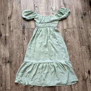 Sage green milkmaid dress - ASTR thumbnail 9