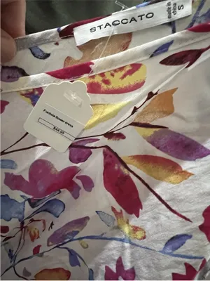 Staccato Floral V-Neck Midi Dress‎ thumbnail 4
