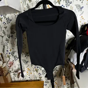 Skims ESSENTIAL LONG SLEEVE SCOOP NECK BODYSUIT Onyx Nwt Size L/XL thumbnail 7