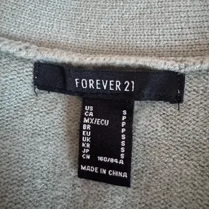 Forever 21 Sage Green V-Neck Button Cardigan Sweater Size Small thumbnail 4