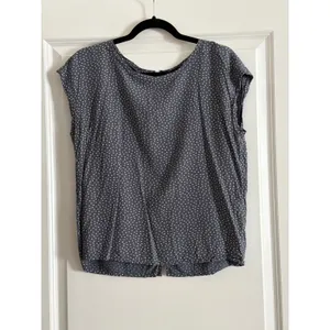 Abercrombie & Fitch Women's Polka Dot Blouse Size M Blue Gray Cap Sleeve thumbnail 2