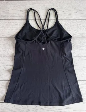 Lululemon black tank top size 8 excellent pre owned condition thumbnail 5