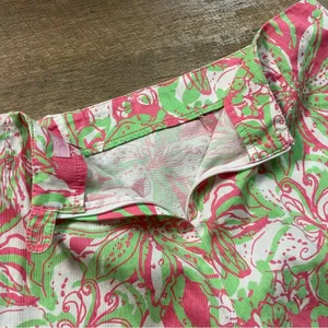 Lilly Pulitzer Liza Shorts in Hotty Pink Forgot My Trunks Pattern Women’s Size 4 thumbnail 5