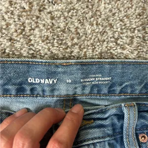 Old Navy High-Rise Slouchy Straight Jeans Ankle Cropped Casual Distressed 10 thumbnail 2