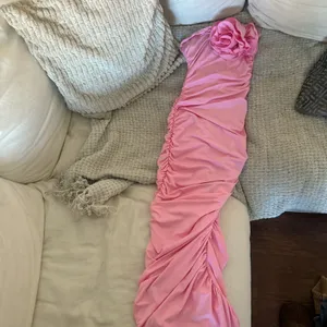 Edikted Pink flower maxi dress thumbnail 2