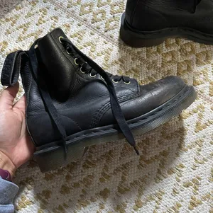 Dr. Martens thumbnail 3