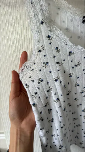Brandy Melville White Lace Trim Tank Top thumbnail 3