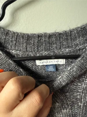American Eagle Gray Cable Knit Oversized Sweater Size Large thumbnail 4