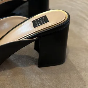 Brand New Hallie Cap toe mules shoes, black and snake skin look on tip Size 10 thumbnail 3