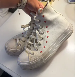 Converse Platform Hearts Chuck Taylor All Star Lift High Embroidered thumbnail 3