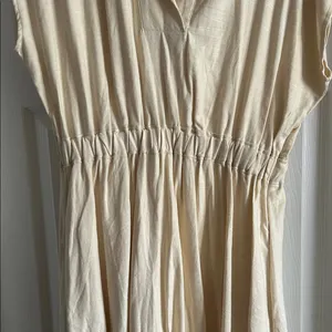 MelloDay Cream Short-Sleeve Collared Midi Dress thumbnail 4