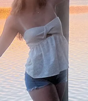 Boutique Top thumbnail 2