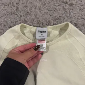 Gymshark Crop Top thumbnail 2