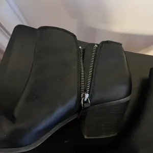 Veronica Frye Black Leather Ankle Booties Size 8.5 thumbnail 4