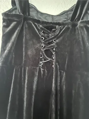 SHEIN Black Velvet Midi Dress with Square Neck and Wide Straps thumbnail 5