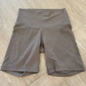 Aritzia TnAction Butter Soft High Waist Bike Shorts thumbnail 1
