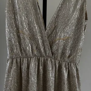 Lulus Metallic Gold Plunging V-Neck Sleeveless maxi Dress thumbnail 10
