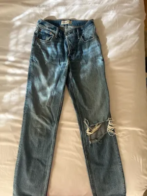 Abercrombie Mid-Rise Jeans thumbnail 2
