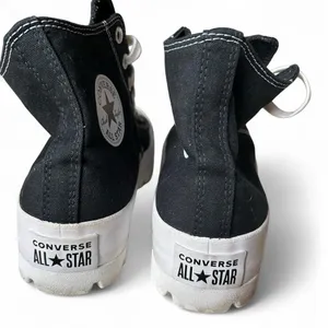 Converse Chuck Taylor All Star Hi Lugged – W 10, Black/White, Lightly Worn thumbnail 5