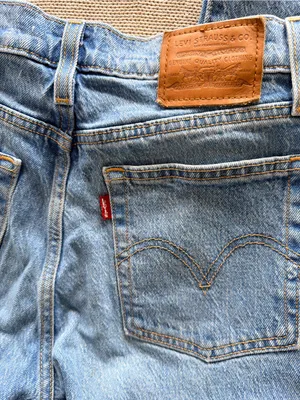 Levi's High-Rise Jeans - Light Blue Denim vtg y2k thumbnail 4