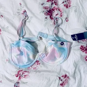 Hollister NWT  Bikini Top thumbnail 2